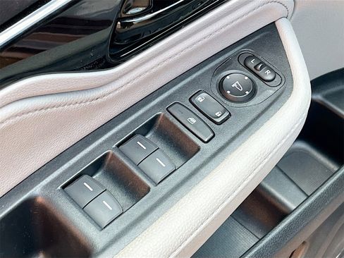 Used 2023 Honda Odyssey Touring image 18