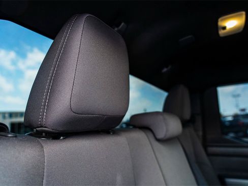 Used 2025 Toyota Tacoma SR5 AWD/4WD image 25