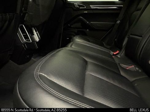 Used 2016 Porsche Cayenne AWD/4WD image 19