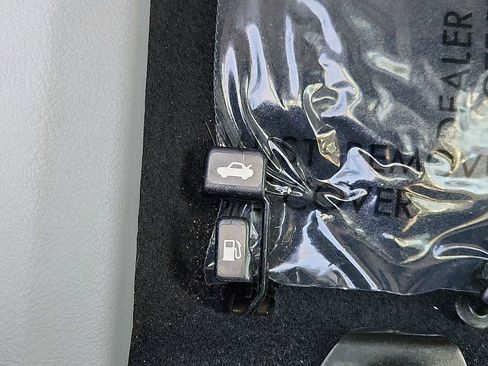 Used 2012 Toyota Corolla LE image 24