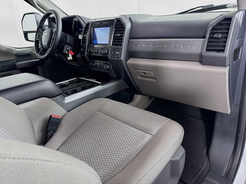 Used 2022 Ford F250 XLT w/ Black Appearance Package AWD/4WD image 24