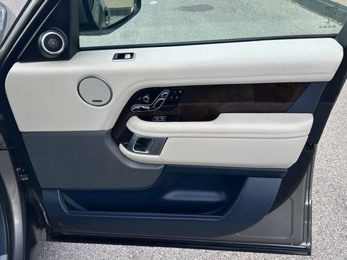Used 2020 Land Rover Range Rover HSE image 27