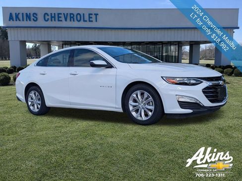 Used 2024 Chevrolet Malibu LT FWD image 2