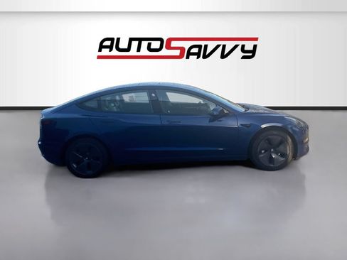 Used 2022 Tesla Model 3 Standard Range RWD image 8