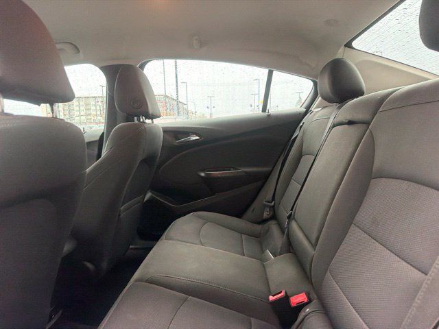 Used 2018 Chevrolet Cruze LT w/ LT Fleet Convenience Package FWD image 17