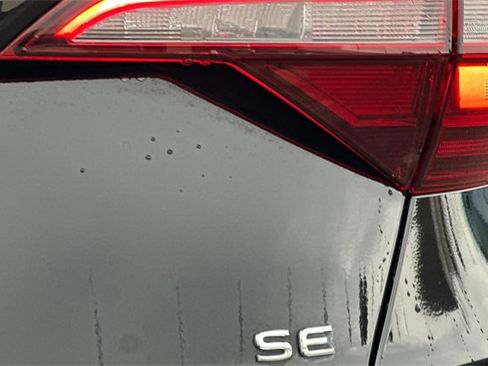 Used 2024 Volkswagen Jetta SE image 33