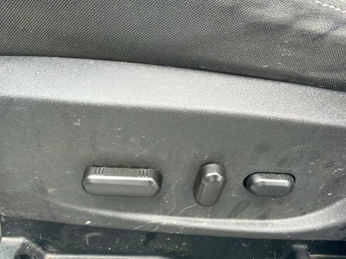 Used 2018 Ford Escape SE AWD/4WD image 8