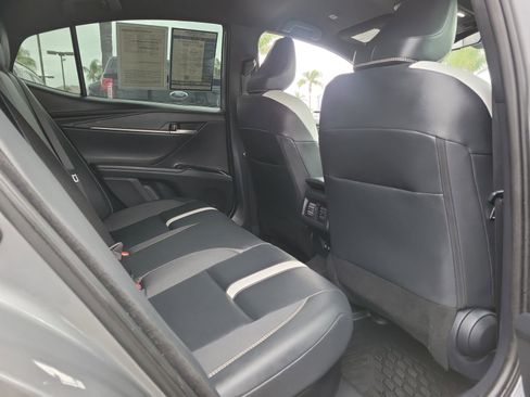 Used 2025 Toyota Camry SE w/ Convenience Package FWD image 25