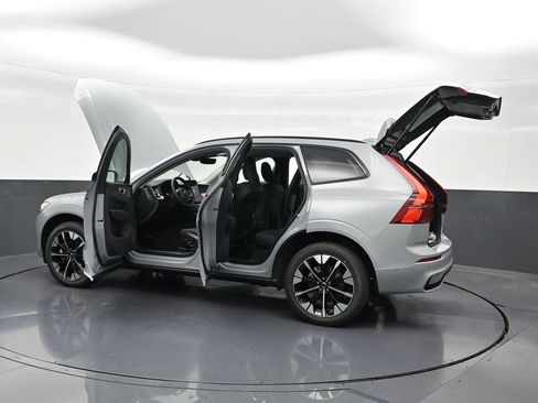 New 2026 Volvo XC60 B5 Plus AWD/4WD image 32
