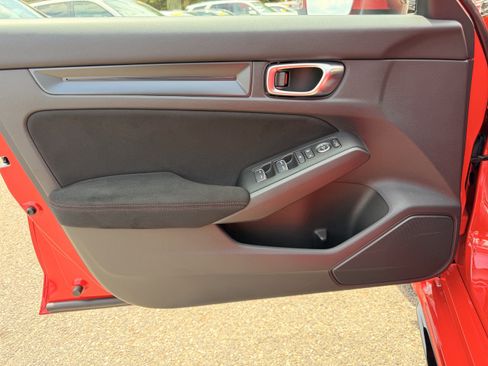 Used 2025 Honda Civic Type R image 13