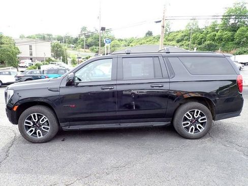 Used 2024 GMC Yukon XL AT4 w/ Technology Package AWD/4WD image 2