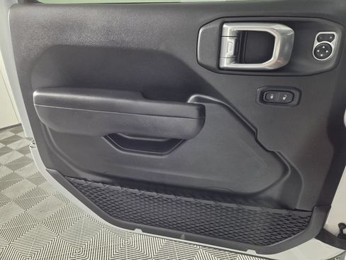 Used 2025 Jeep Wrangler Unlimited Sport AWD/4WD image 21
