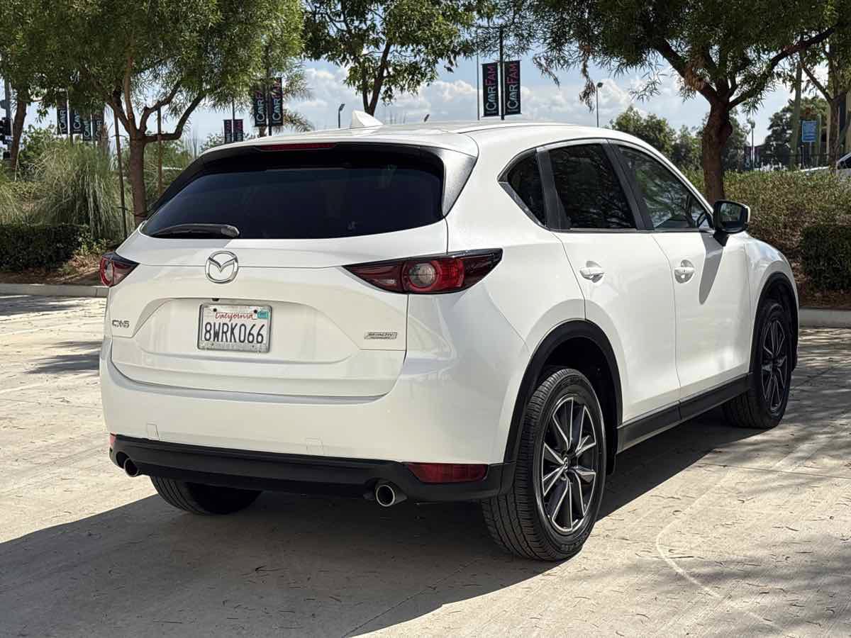 Used 2018 MAZDA CX-5 Touring w/ Preferred Equipment Package FWD image 3