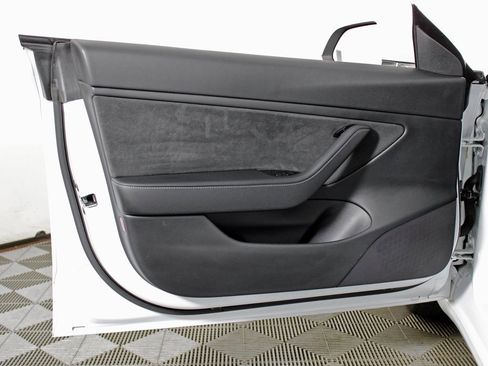 Used 2020 Tesla Model 3 Performance image 16