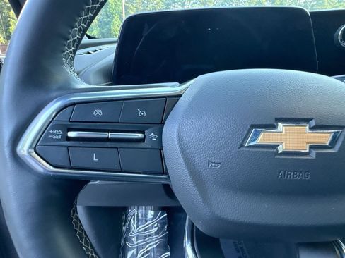 Used 2024 Chevrolet Traverse LT FWD image 17