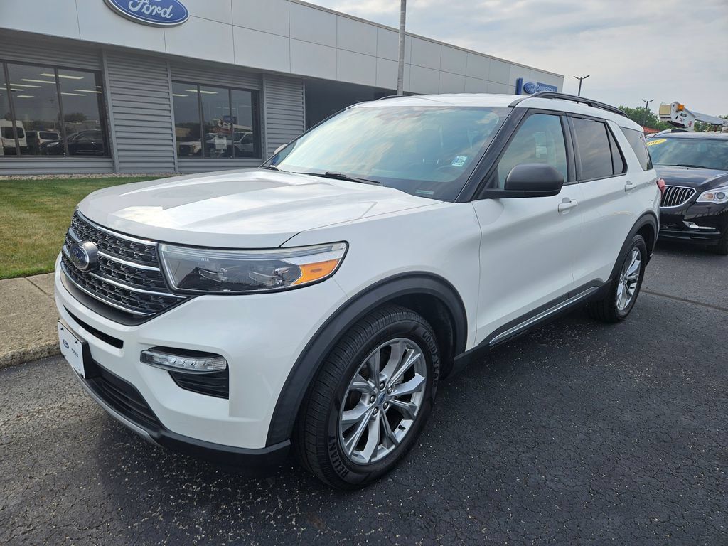 Used 2021 Ford Explorer XLT RWD image 2