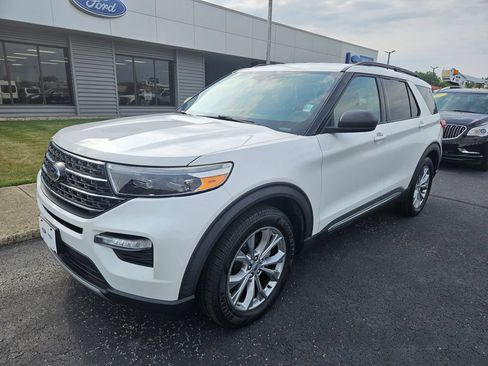 Used 2021 Ford Explorer XLT w/ Equipment Group 202A RWD image 2