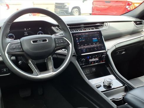 Used 2024 Jeep Grand Cherokee L Limited w/ Luxury Tech Group II image 25