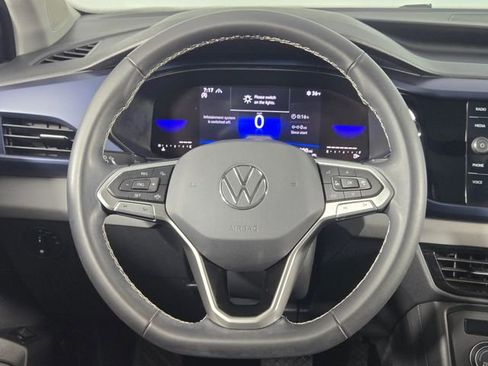 Used 2022 Volkswagen Taos SE w/ Panoramic Sunroof Package image 22