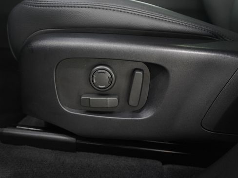 Used 2024 Land Rover Range Rover Velar S image 23