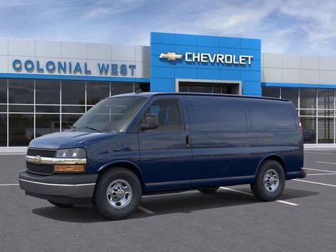 Used 2026 Chevrolet Express 2500 w/ Driver Convenience Package RWD image 5