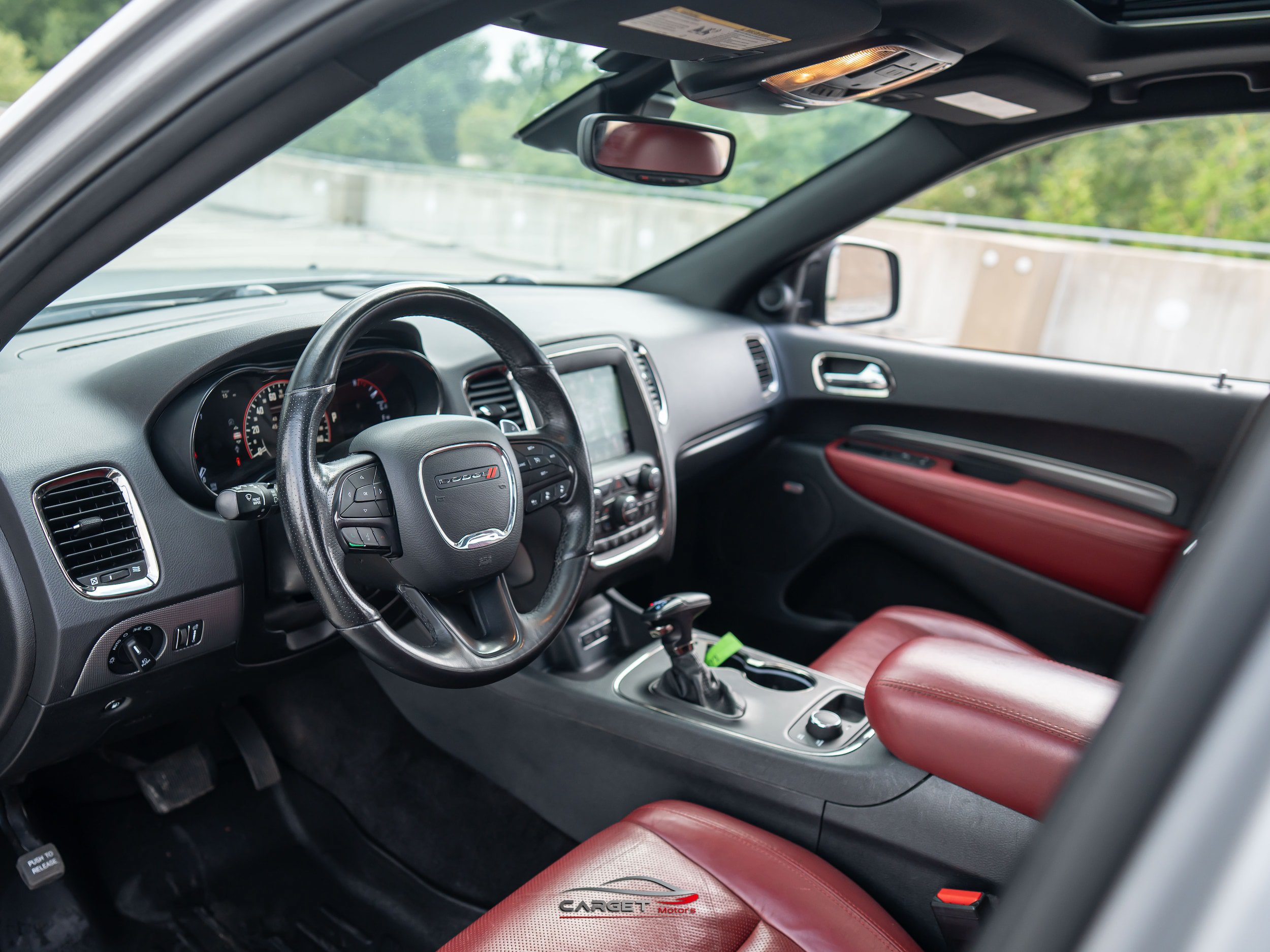 Used 2018 Dodge Durango R/T w/ Technology Group AWD/4WD image 11