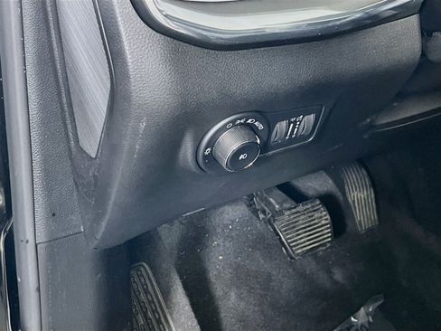 Used 2023 Jeep Compass Limited w/ Sun and Sound Group AWD/4WD image 10