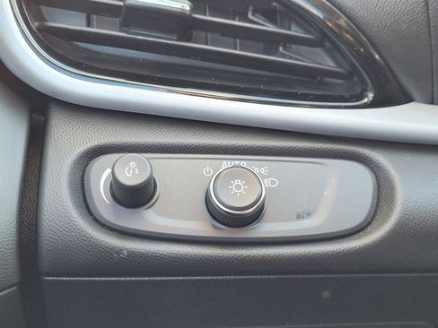 Used 2018 Chevrolet Volt LT image 22