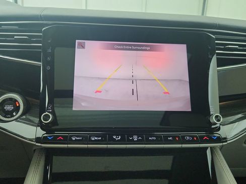 Certified 2022 Jeep Wagoneer Series III w/ Premium Group I AWD/4WD image 28
