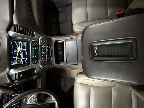 Used 2020 Chevrolet Tahoe Premier AWD/4WD image 32