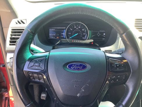 Used 2016 Ford Explorer XLT w/ Equipment Group 201A AWD/4WD image 25