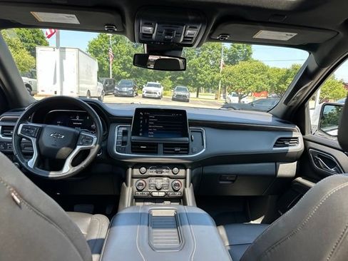 Used 2023 Chevrolet Suburban Z71 w/ Luxury Package AWD/4WD image 30