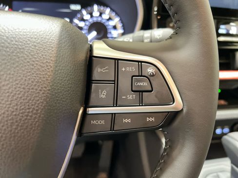 New 2026 Toyota Highlander XLE image 17