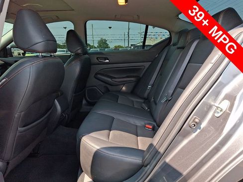 Used 2021 Nissan Altima 2.5 SR w/ SR Premium Package FWD image 10