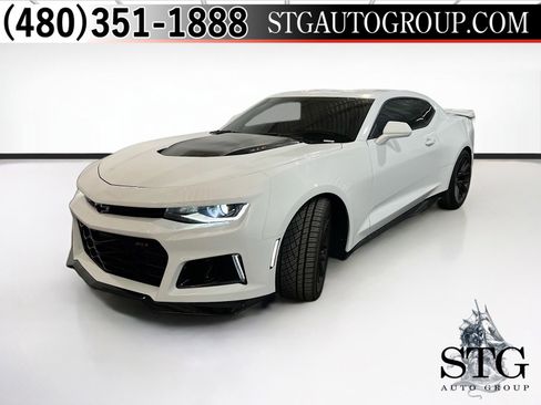 Used 2017 Chevrolet Camaro ZL1 image 1