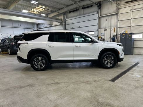 New 2026 Chevrolet Traverse LT image 6