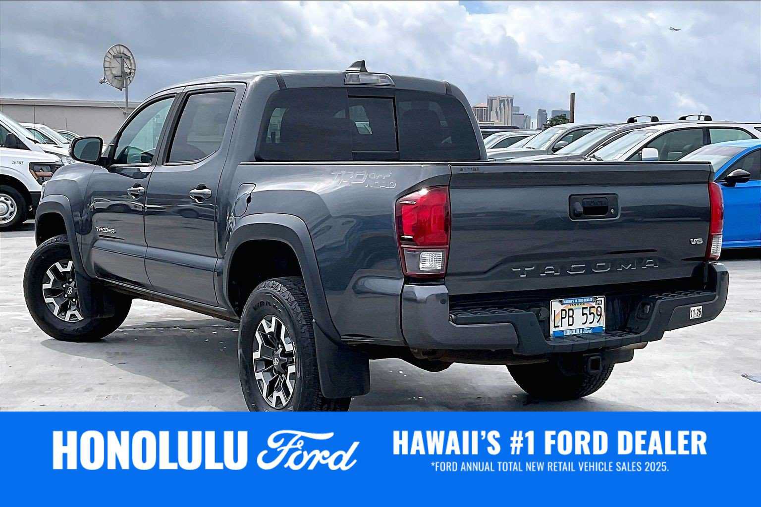 Used 2020 Toyota Tacoma TRD Off-Road w/ Technology Package RWD image 4