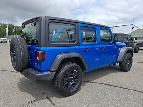 Used 2022 Jeep Wrangler Unlimited Sport AWD/4WD image 6