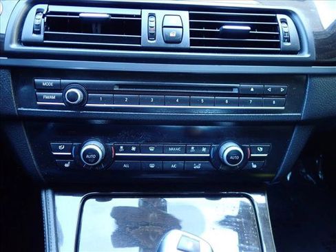 Used 2013 BMW 528i xDrive Sedan AWD/4WD image 19