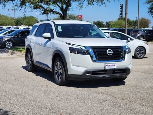 New 2025 Nissan Pathfinder SV w/ Cargo Package image 2