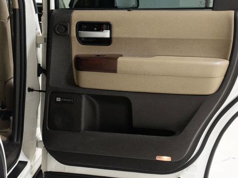 Used 2011 Toyota Sequoia Platinum image 18