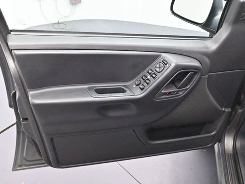 Used 2004 Jeep Grand Cherokee Laredo RWD image 9