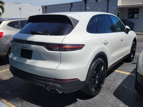 Used 2021 Porsche Cayenne AWD/4WD image 4