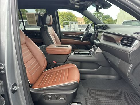 Used 2023 GMC Yukon Denali Ultimate AWD/4WD image 22