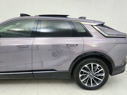 Used 2024 Cadillac Lyriq Sport image 11