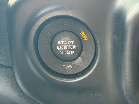 Used 2022 Jeep Wrangler Sport AWD/4WD image 37
