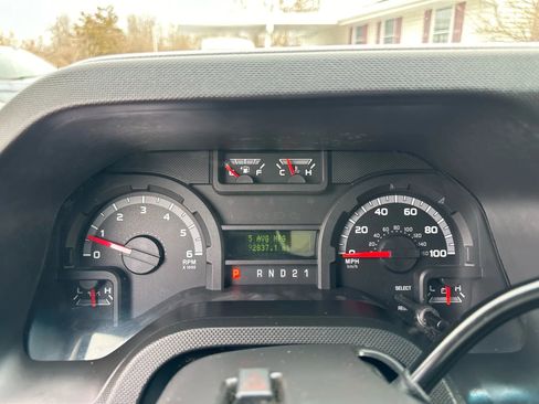 Used 2013 Ford E-250 and Econoline 250 image 18