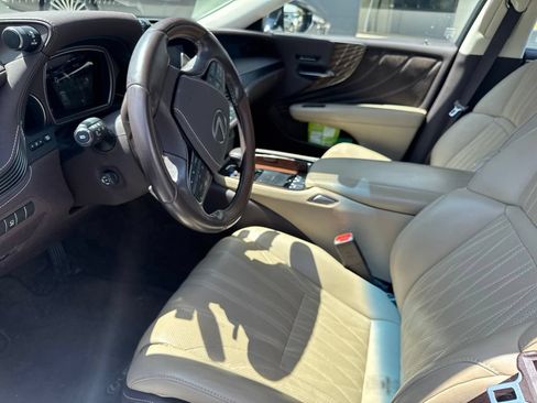 Used 2018 Lexus LS 500 w/ Interior Upgrade Package RWD image 5