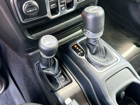 Used 2023 Jeep Wrangler Unlimited Sahara w/ Cold Weather Group AWD/4WD image 18