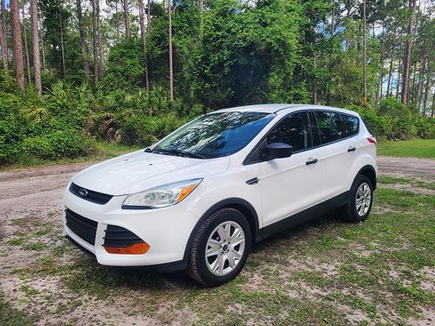 Used 2015 Ford Escape S FWD image 1